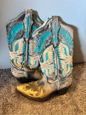 Turquoise & Tan Embroidered Corral Western Cowboy Boots